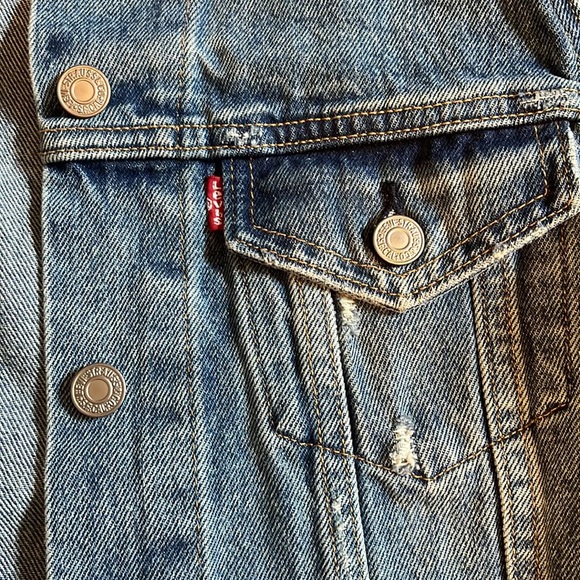 Levi’s jean jacket - Picture 5 of 6